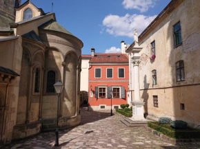 Вірменський дворик / Armenian courtyard